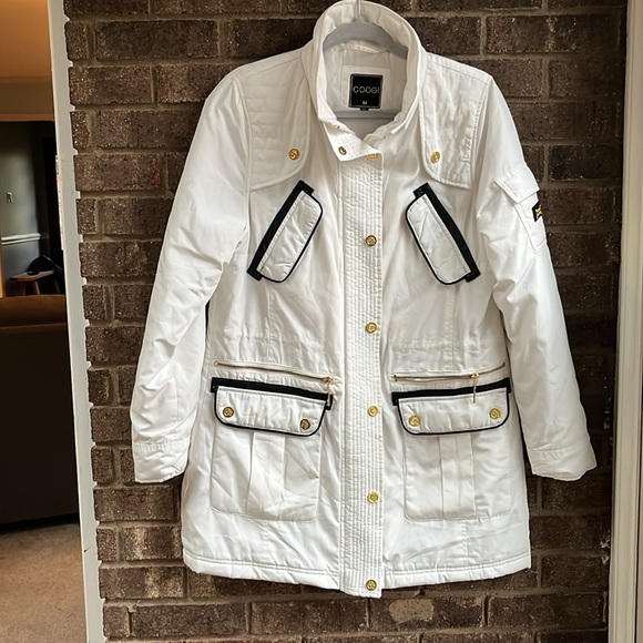 Coogi Women's Lightweight puffer jacket with snaps and detailing size Medium - Picture 2 of 13